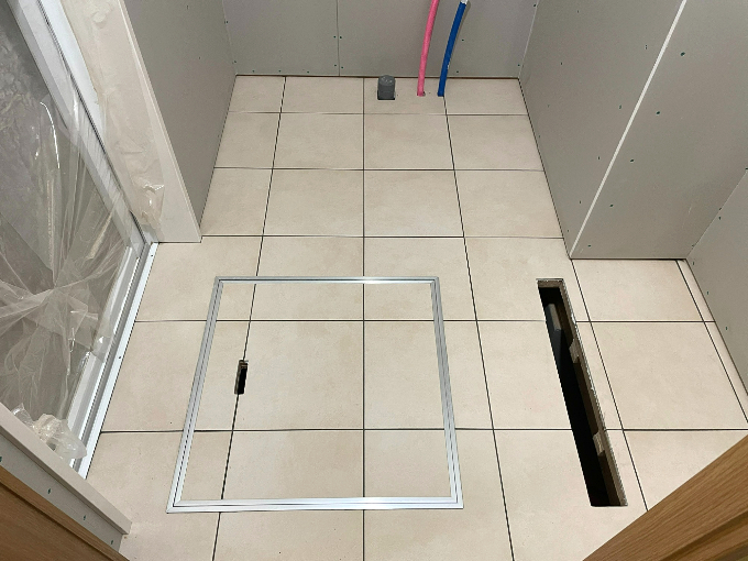 洗面所　サーモタイル貼り